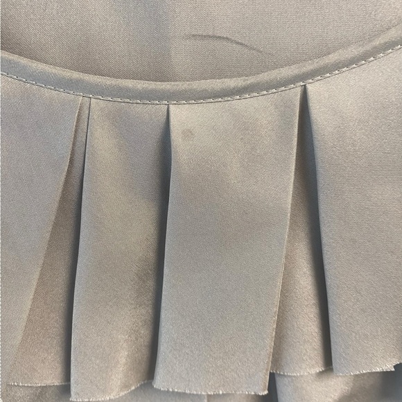 Ann Taylor Ladies Camisole Top Silver Silk. Ruffle On The Collar.Sleeveless Sz M - Picture 5 of 11